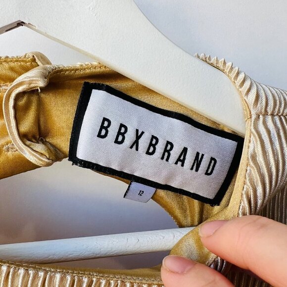 BBXBRAND pleated satin wide leg , Cut-out crop top set, beige, Size 12/L - Picture 5 of 9